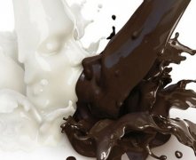巧克力+牛奶伤身体 四种喝法你伤